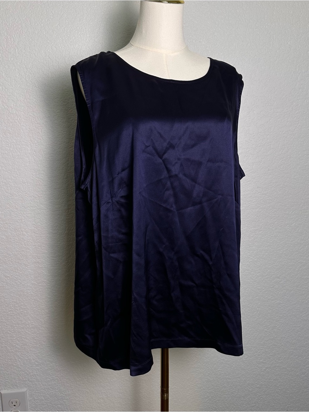 Liz Claiborne Navy 100% Silk Sleeveless Shell Top